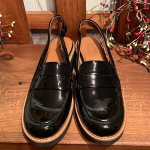 Naturalized black leather NWOT size 8 😻